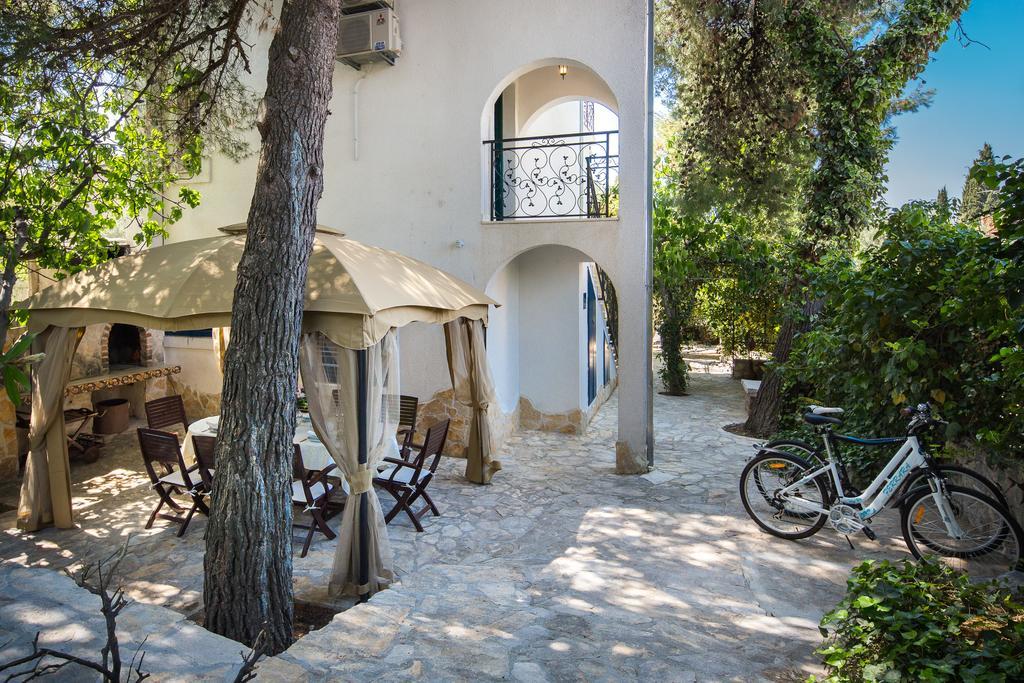 Villa Em تروغير المظهر الخارجي الصورة